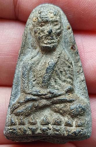 *หลวงปู่ทวด พิมพ์ใหญ่ ปลายมน หัวมน (ซุ้มมน) เนื้อเทา วัดประสาทบุญญาวาส ปี๒๕๐๖*