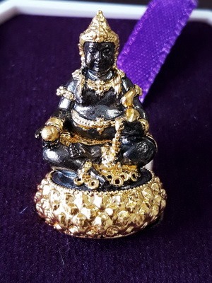 พระธนบดีประทานทรัพย์ รุ่น ธนบดีเศรษฐีตลอดชาติ พระอาจารย์อรรณพ วัดถ้ำเขาน้อย จ.เพชรบุรี