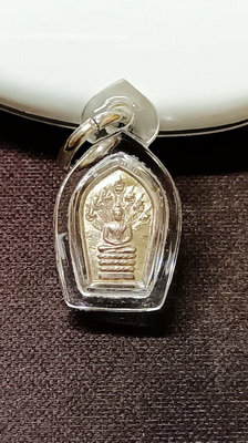 ปรกมะขาม ลพ.คูณ รุ่นคูณทรัพย์แสนล้าน เสาร์ห้า เนื้อเงิน ตอกโค้ชด้านหน้า สวยเดิมพร้อมบัตรรับรองครับ