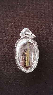 เสน่หาหน้าพระกาฬ (ปัดเงิน) พกพาไว้เป็นเสน่ห์เมตตามหานิยม สวยเดิมพร้อมเลี่ยมห้อยครับ