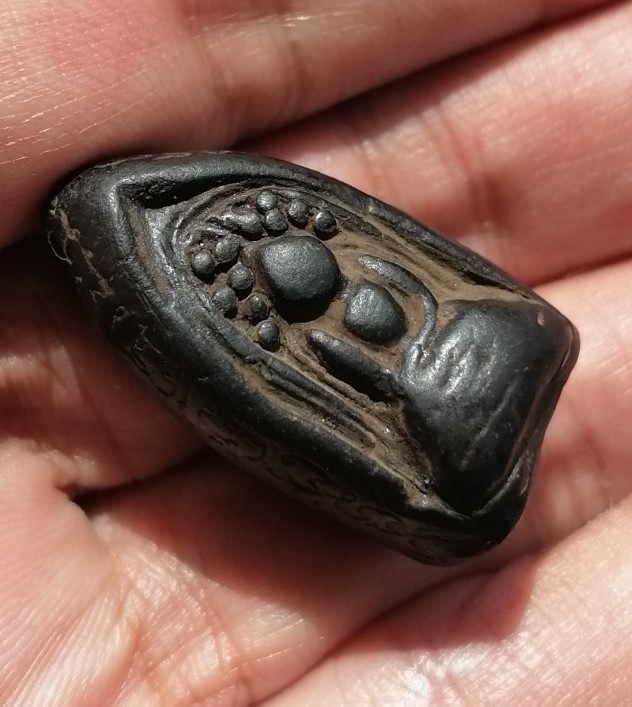 พระไม่ทราบที่ เคาะเดียว     