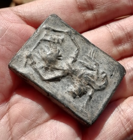 พระไม่ทราบที่ เคาะเดียว     