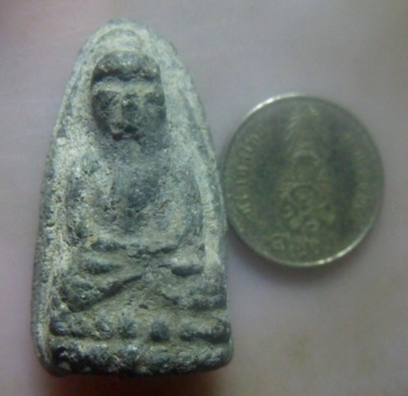 **เบา​ๆ​**หลวงปู่ทวดเนื้อว่าน พิมพ์ใหญ่ ฝังตะกรุดใต้ฐาน เก่าๆ ไม่ทราบที่**สวยๆ เชิญชมครับ