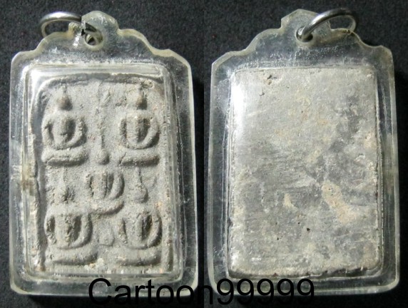 พระเจ้าห้าพระองค์ เนื้อผงครับ เลี่ยมพร้อมใช้ครับผม 