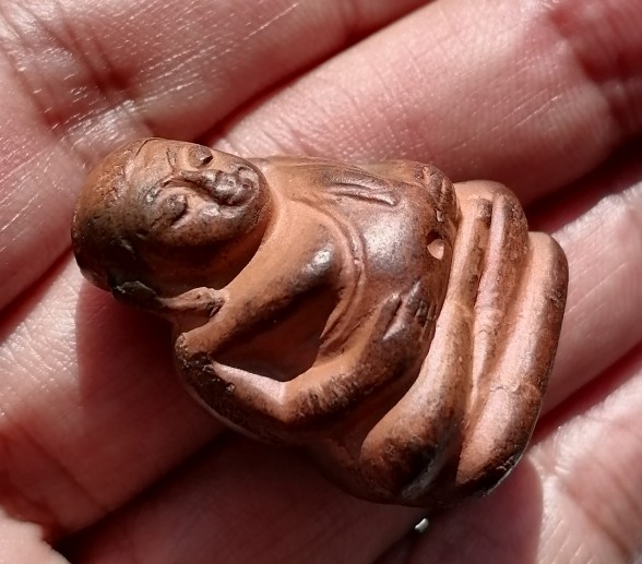 พระสังกัจจายน์ลอยองค์ หลวงพ่อกวย วัดโฆสิตาราม เนื้อดินเผา อุดกริ่ง หายาก จ.ชัยนาท เคาะเดียว