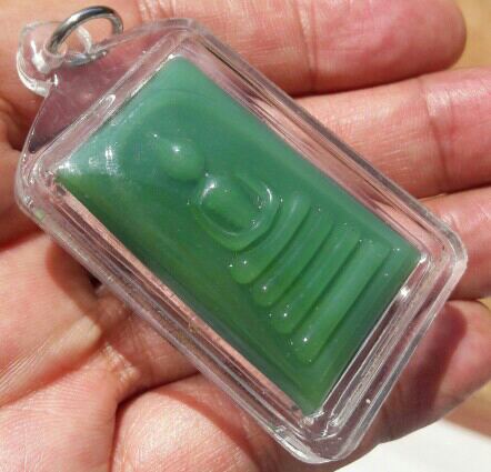 สมเด็จพิมพ์ใหญ่ เนื้อหินสีหยกแกะ หลวงปู่หงษ์ พรหมปัญโญ​ วัดเพชรบุรี จ.สุรินทร์ ปี 2555​ เคาะเดียว