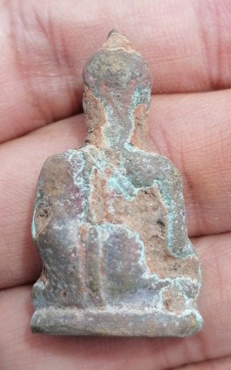 พระไม่ทราบที่ เคาะเดียว  