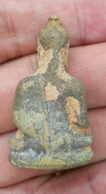 พระไม่ทราบที่ เคาะเดียว  