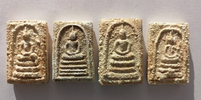 พระสมเด็จบางขุนพรหม ผสมผงเก่า(แช่น้ำมนต์) ชุดกรรมการ ปี 2547 วัดบางขุนพรหม กรุงเทพ เคาะเดียว(2) 