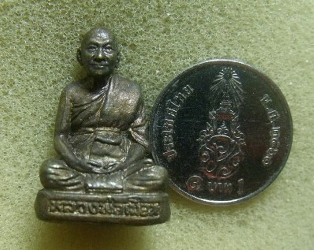 **เบา​ๆ​**รูปหล่อหลวงพ่อเมียน วัดบ้านจะเนียง จ.บุรีรัมย์**ตอกโค้ด สวยๆ เชิญชมครับ