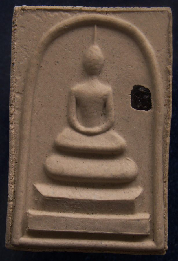 สมเด็จฝังพลอยหลังยันต์ พิมพ์ใหญ่ สูง 3.5 ซ.ม. (1)