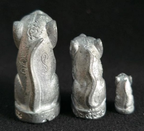 พยัคฆ์เขี้ยวดาบ หลวงพ่อสมชาย วัดปริวาสฯ ชุดกรรมการ 3 องค์ ปี ๒๕๕๑ รุ่นระลึกสร้างอุโบสถ สวยครับ