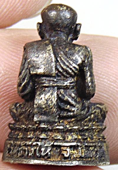 รูปหล่อหลวงปู่ทวด วัดช้างให้