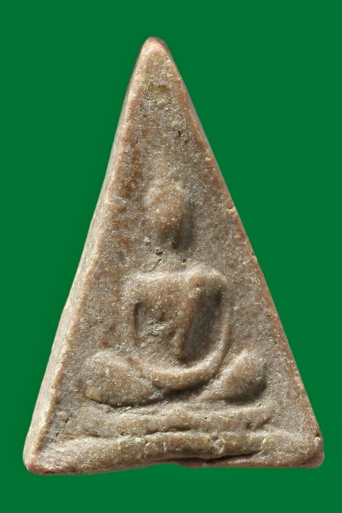 พระพุทธ พิมพ์สามเหลี่ยมเนื้อผงน้ำมัน