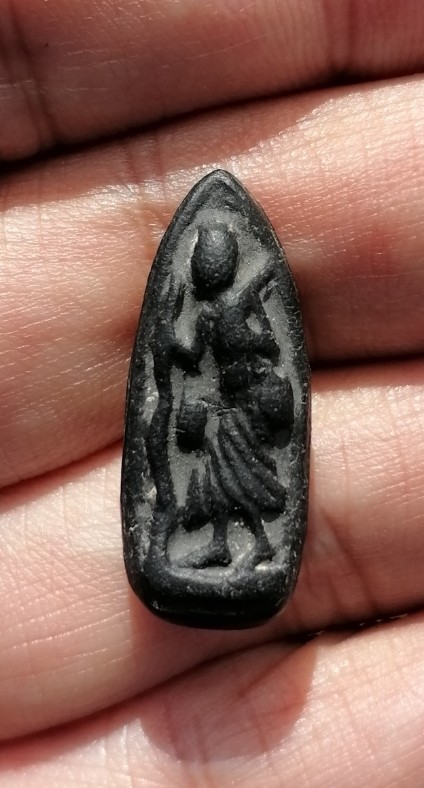 พระสิวลีหลวงพ่อกวย เนื้อดิน พิมพ์มีย่าม วัดโฆสิตาราม จ.ชัยนาท เคาะเดียว    