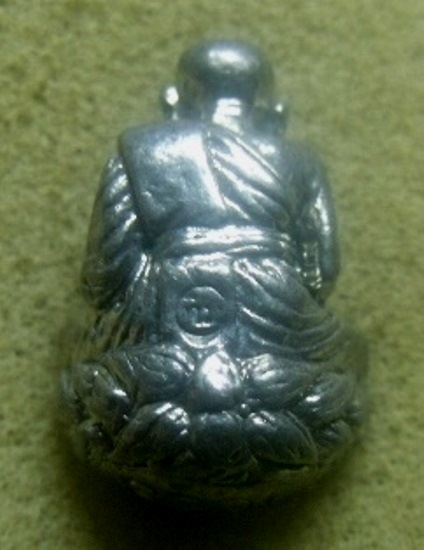 **เบา​ๆ**หลวงปู่ทวดพิมพ์เปิดโลกเหวี่ยงมือ เนื้อดีบุก ลป.ทิม วัดพระขาว รุ่นทรัพย์เศรษฐี ปี ๒๕๔๐**สวยๆ