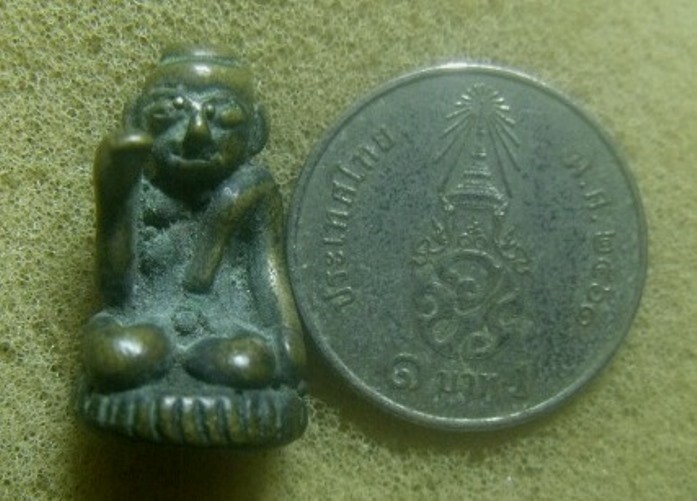 **เบา​ๆ​**นางกวักหล่อโบราณ เนื้อทองผสม เก่าๆ**เนื้อจัด สวยๆ เชิญชมครับ