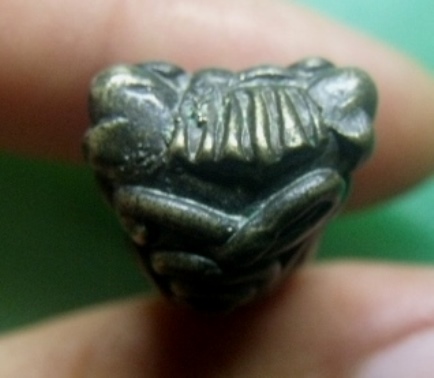 **เบา​ๆ​**พระปิดตายันต์ยุ่ง หล่อเก่า เนื้อโลหะผสม ไม่ทราบที่**สวยๆ เชิญชมครับ