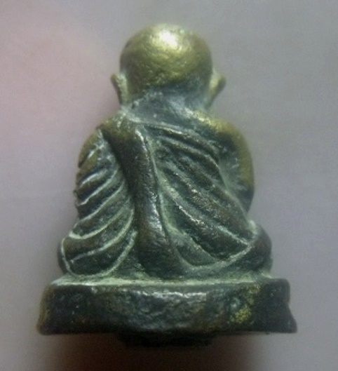 **เบา​ๆ​**รูปหล่อหลวงพ่อเงิน วัดบางคลาน เนื้อทองผสม หล่อตัดช่อ เก่าๆ**เนื้อจัด สวยๆ เชิญชมครับ 