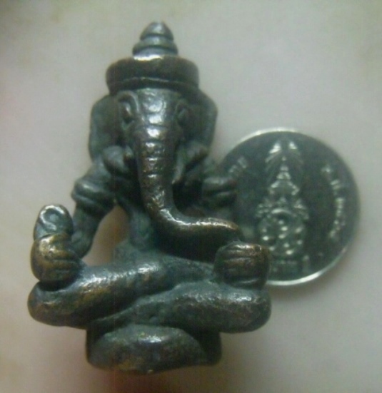 **เบาๆ**รูปหล่อพระพิฆเนศ เนื้อทองแดงเถื่อน หล่อเก่า ไม่ทราบที่**เนื้อจัด สวยๆ เชิญชมครับ