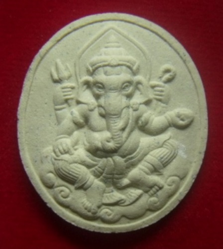 **เบา​ๆ​**พระพิฆเณศวร์ เนื้อผงพุทธคุณ รุ่นบุญสูง จ.ภูเก็ต ปี ๒๕๔๙**พร้อมกล่องเดิม สวยๆ