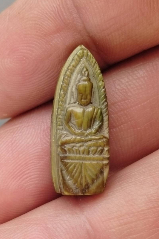 พระพุทธหลังนางกวัก แกะจากงา มีอายุ ศิลป์สวย