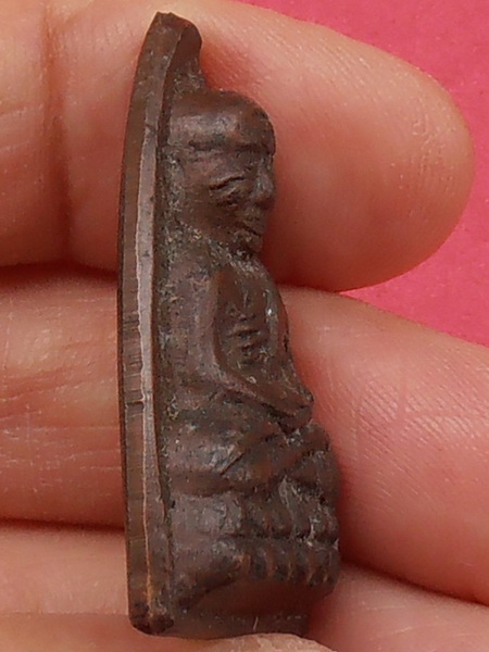 รูปหล่อหลวงปู่ทวด วัดช้างให้