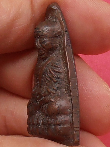 รูปหล่อหลวงปู่ทวด วัดช้างให้