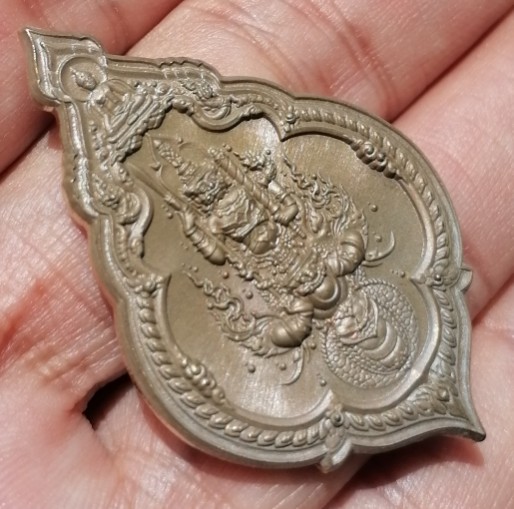 เหรียญท้าวเวสสุวรรณ​ รุ่นทรัพย์สำราญ​ รุนแรก​ วัดหาดสำราญ​ จ.เชียงใหม่​ ปี​ 2563​ เคาะเดียว    