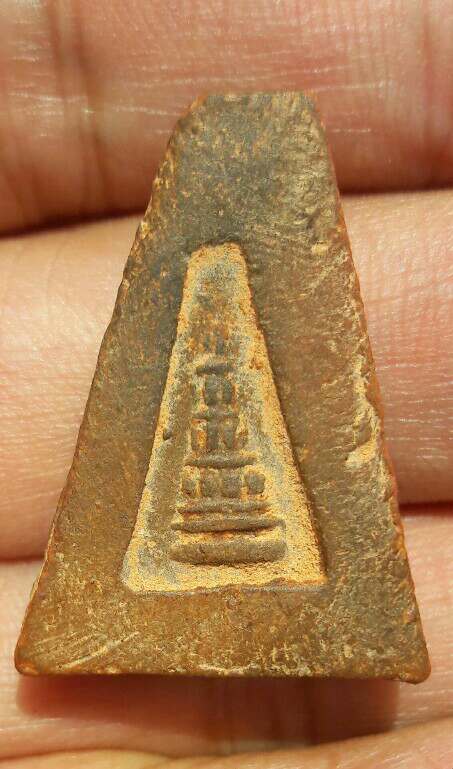 พระผงสุพรรณจงอางศึก อู่ทองจงอางศึก(มุ่ย ถิร โพธิ์ โต๊ะ เงิน และคณาจารย์เกือบ 60 รูป) เคาะเดียว(42)