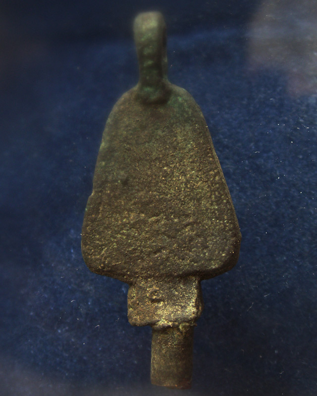 แท้ๆ จากวัด !! เหรียญหล่อจอบใหญ่ หลวงพ่อเงิน รุ่นปืนแตก วัดคงคาราม (บางคลานใต้) ตัดจากช่อกรรมการ (1)