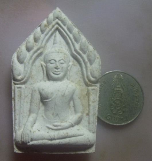 **เบา​ๆ​**พระขุนแผนเนื้อผง หลังพ่อท่านวันนั่งเสือ ฝังแร่ วัดลอน จ.พัทลุง**สวยๆ เชิญชมครับ 