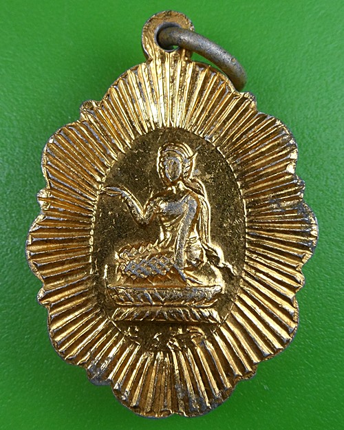 ล็อกเก็ตรุ่น๑หลวงพ่อเชื้้อ วัดเกาะกลาง สระบุรี .2750.