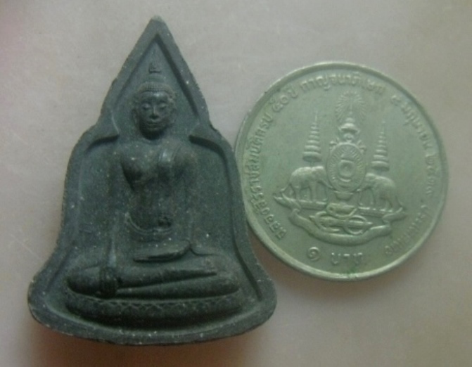 **เบาๆ**หลวงพ่อโบสถ์น้อย วัดอัมรินทราราม เนื้อผง รุ่นบูรณะองค์หลวงพ่อโบสถ์น้อย ๗๒ ปี ๒๕๓๙**สวยๆ