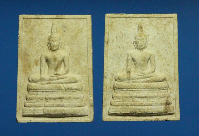 พระสมเด็จไม่ทราบวัด 2 องค์ครับ