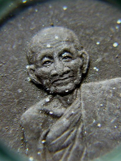 T8.1 พระผงรูปเหมือน อายุครบ 8 รอบ หลวงปู่ญาท่านสวน ฉนฺทโร วัดนาอุดม จ.อุบลราชธานี #1