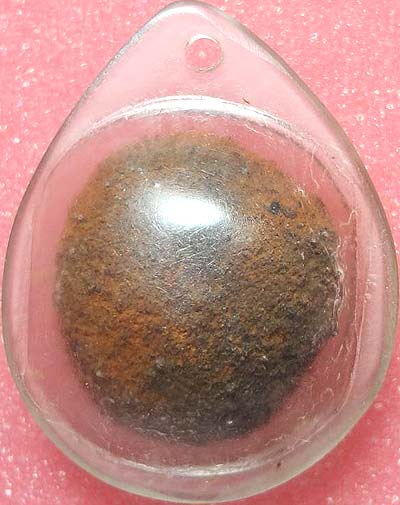 เนื้อดินเก่าๆ เลี่ยมเก่าๆ