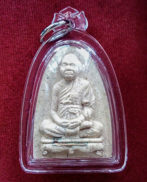 พระผงรูปเหมือนเตารีดจัมโบ้ เสาร์5 เนื้อเกสร ตะกรุดเงิน หลวงปู่ทิม วัดพระขาว ปี39......เคาะเดียวแดง..