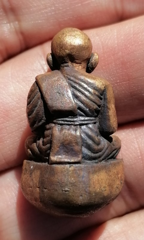 หลวงปู่ทวด พิมพ์เบ้าทุบ​ เนื้อเปียกทอง พบเจอน้อย​ ตอกโค๊ดใต้ฐาน วัดในหาน จ.ภูเก็ต ปี 2536 เคาะเดียว