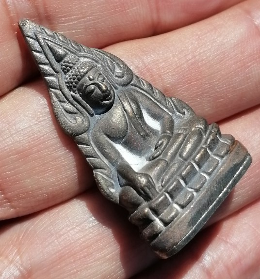 พระพุทธชินราชหล่อโบราณ ญสส. 87 พรรษา เนื้อนวโลหะก้นเงิน วัดบวรนิเวศวิหาร ปี 2543 เคาะเดียว     