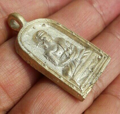 จอบ 4 หลวงพ่อไปล่ ฉนฺทสโร วัดกำแพง ผิวสวยคลาสสิค คราบเบ้าเดิมๆ เคาะเดียว  