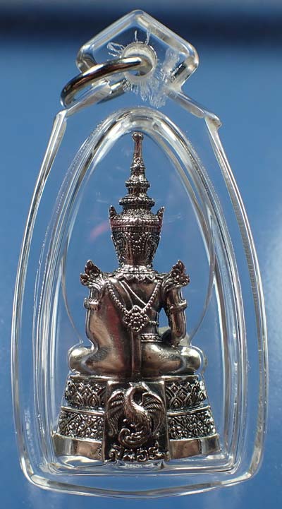 พระแก้วมรกต กรมสรรพสามิต เนื้อเงิน เลี่ยมพร้อมใช้สวยกริ๊บ+กล่องครบ+บัตรรับรองพระแท้*248