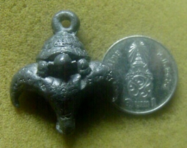 **เบาๆ**กระจับไหลเงิน หลวงพ่อเพชร วัดไทรทอง จ.กาญจนบุรี**เนื้อสังฆวานร ด้านค้าขาย เมตตา แคล้วคลาด 