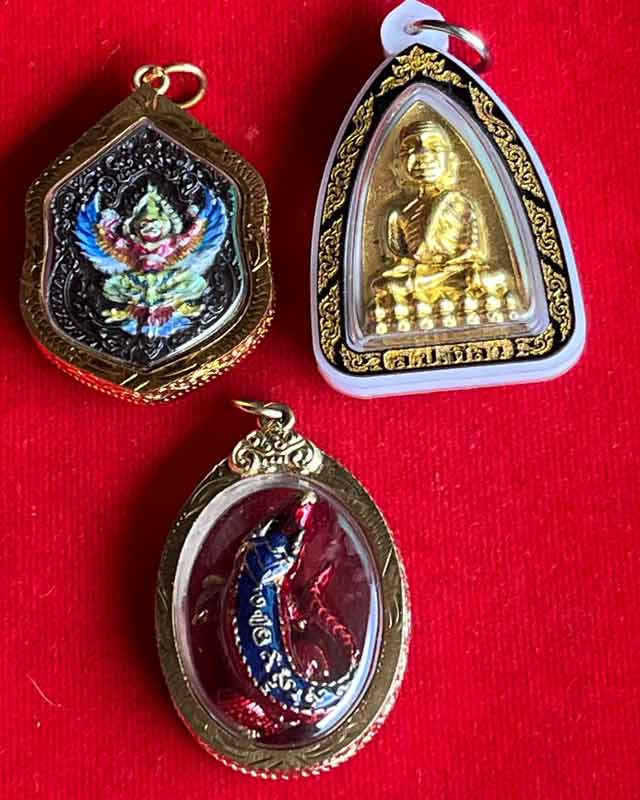 จระเข้ พญาครูฑ หลวงปู่ทวด หลวงปู่หมุน 3 องค์