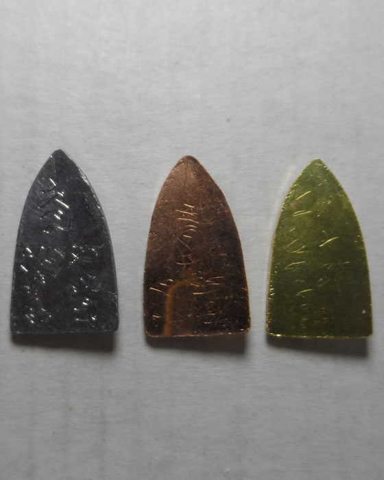 เหรียญปรกใบมะขาม ท้าวเวสสุวรรณ หลังจาร (๓ เหรียญ) 