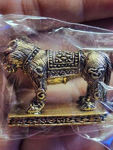 วัดโพธิ์ศรีสะอาด  กาฬสินธุ์ รูปหล่อราชาพยัคฆ์ หลวงปู่ศิลา ปลุกเสก  (วัดสร้าง)