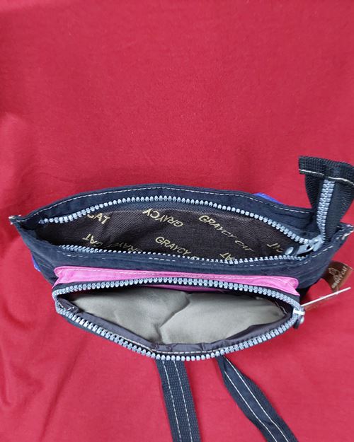 (ปิด59-)กระเป๋าคาดเอวผู้หญิง ขนาดกว้าง6x9.5นิ้ว (สภาพไม่ได้ใช้)