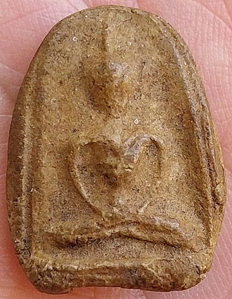 *พระผงหลวงพ่อผ่อง วัดคูหาสวรรค์ กทม. พิมพ์เล็บมือสมาธิ*