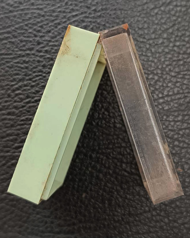 กล่องเปล่าใส่พระเสาร์ 5 หลวงปู่โต๊ะ วัดประดู่ฉิมพลี ปี 2523 ไม่มีกำมะหยี่