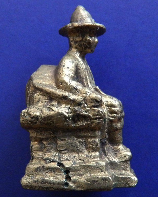 รูปหล่อพระเจ้าตากสิน เนื้อทองดอกบวบ เจ้าคุณศรี (สนธิ์) วัดสุทัศน์ พ.ศ. 2494